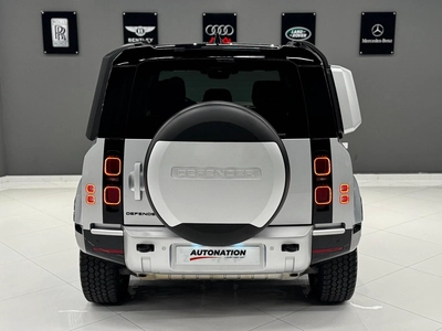 Land Rover Defender 2024-6