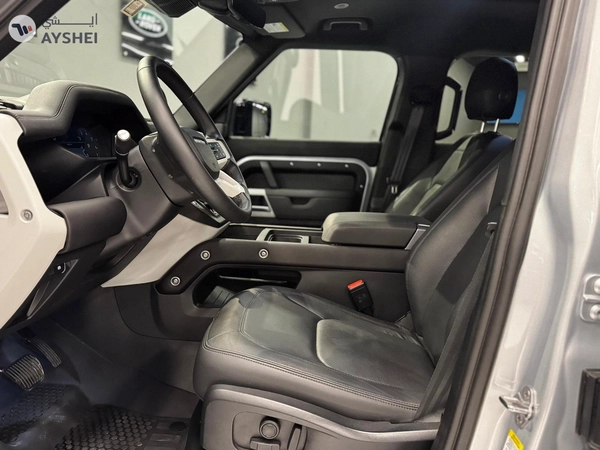Land Rover Defender 2024