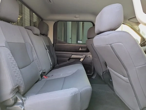 TOYOTA TUNDRA 2023 CREWMAX SR5 IN EXCELLENT CONDITION