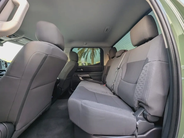 TOYOTA TUNDRA 2023 CREWMAX SR5 IN EXCELLENT CONDITION