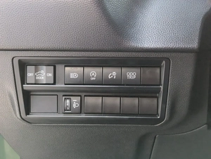 TOYOTA TUNDRA 2023 CREWMAX SR5 IN EXCELLENT CONDITION
