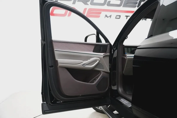 2025 Denza N9 Flagship