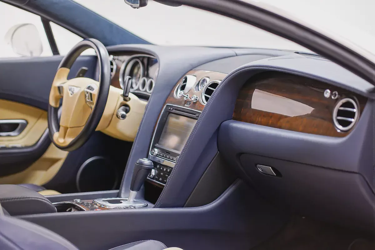 AED 2252 PM | BENTLEY CONTINENTAL GT V8 2014 | WELL MAINTAINED | 1 YEAR WARRANTY | GCC-13-13