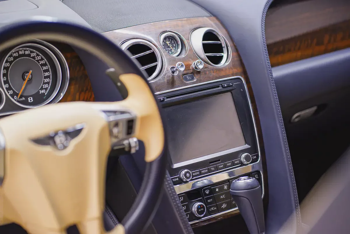 AED 2252 PM | BENTLEY CONTINENTAL GT V8 2014 | WELL MAINTAINED | 1 YEAR WARRANTY | GCC-8-8