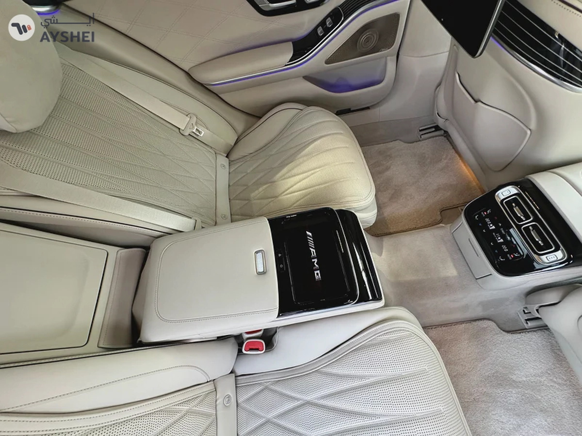 Mercedes Benz S63 2024-10-10