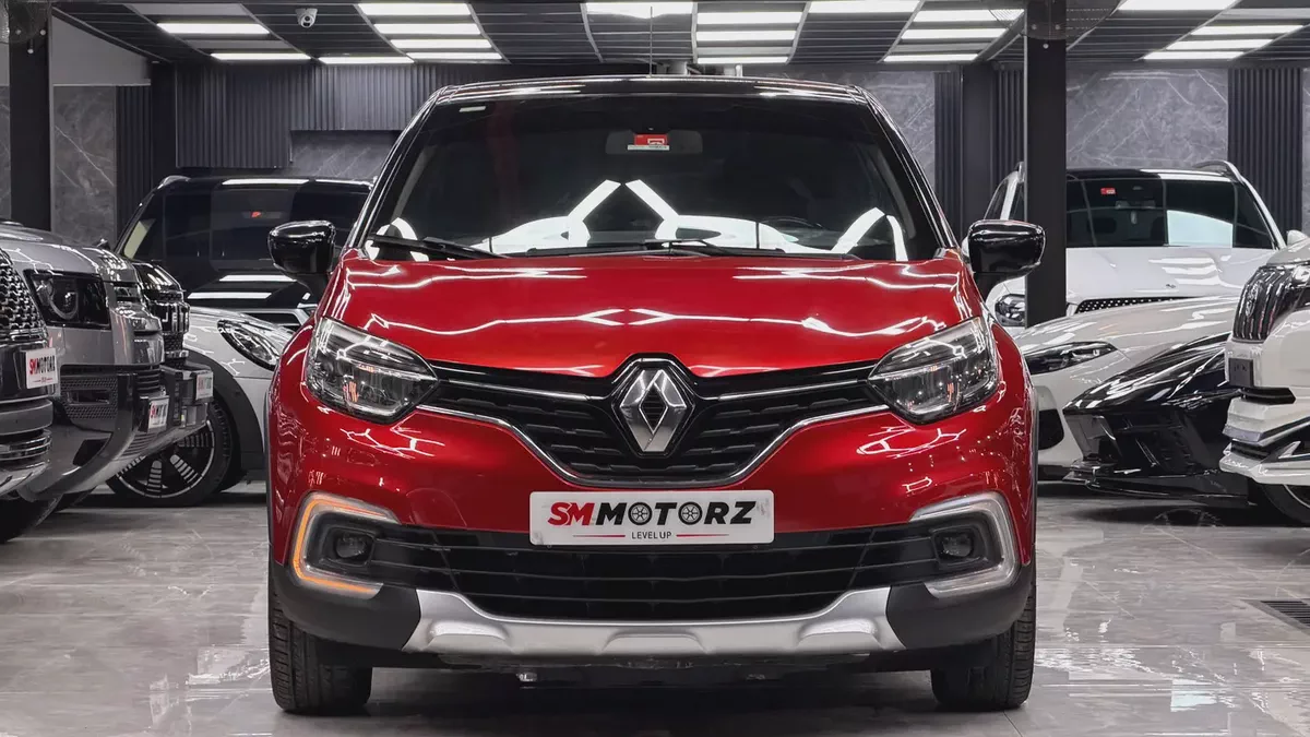 Renault Captur 2018 Special Edition - GCC Specs - Pristine Condition-2-2