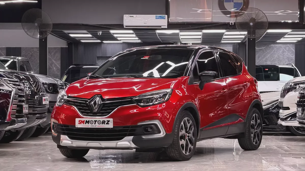 Renault Captur 2018 Special Edition - GCC Specs - Pristine Condition-3-3