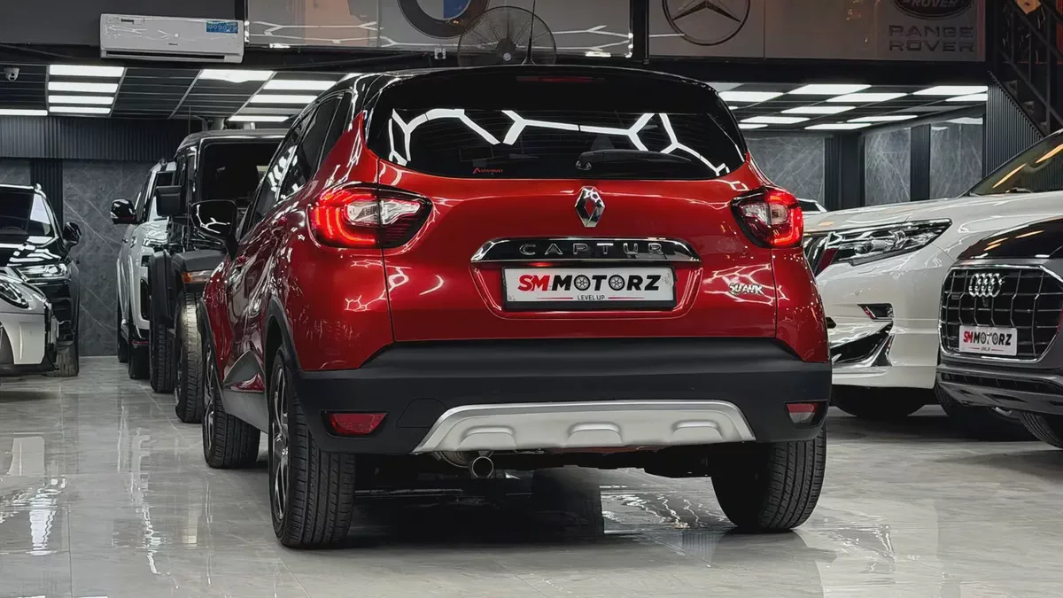 Renault Captur 2018 Special Edition - GCC Specs - Pristine Condition-5-5