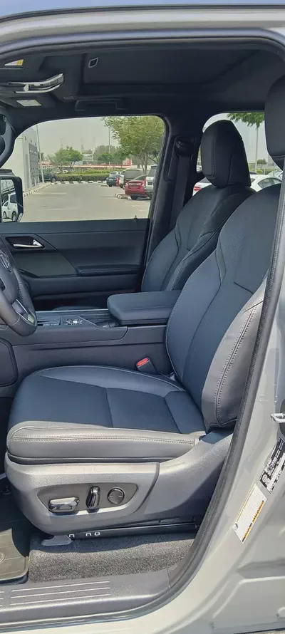 Lexus GX 550  2025 | Canadian Specs 6500 km-10