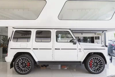 Mercedes-AMG G 63 | 2026 | White | Full Carbon | Performance Package | 4.0L V8 Twin-Turbo | 585 HP-6