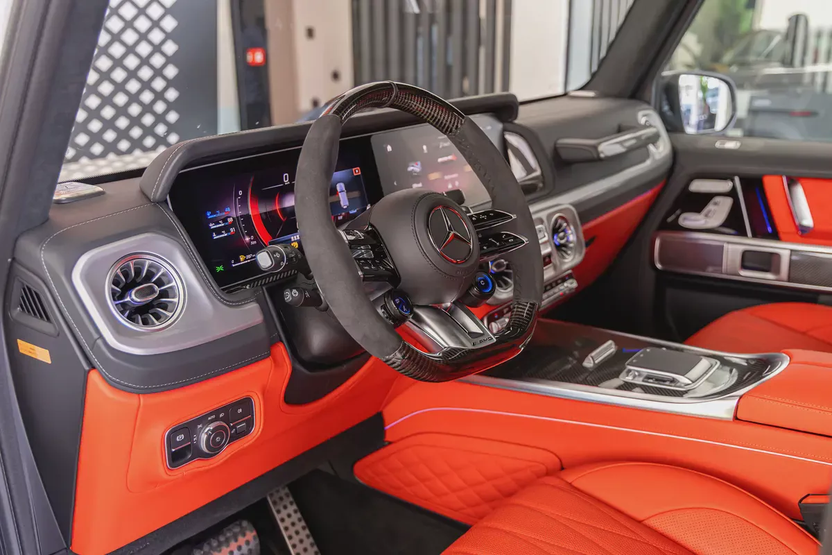 Mercedes-AMG G 63 | 2026 | White | Full Carbon | Performance Package | 4.0L V8 Twin-Turbo | 585 HP-9-9