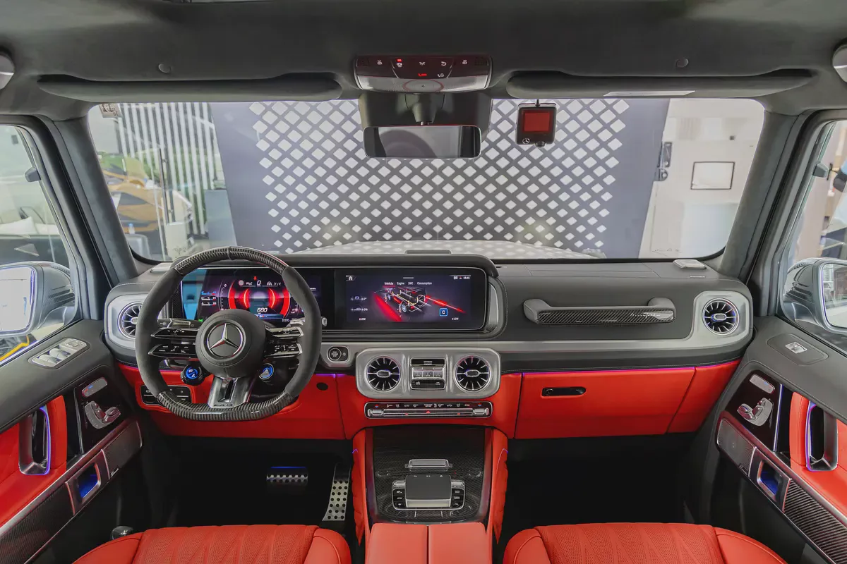 Mercedes-AMG G 63 | 2026 | White | Full Carbon | Performance Package | 4.0L V8 Twin-Turbo | 585 HP-10-10