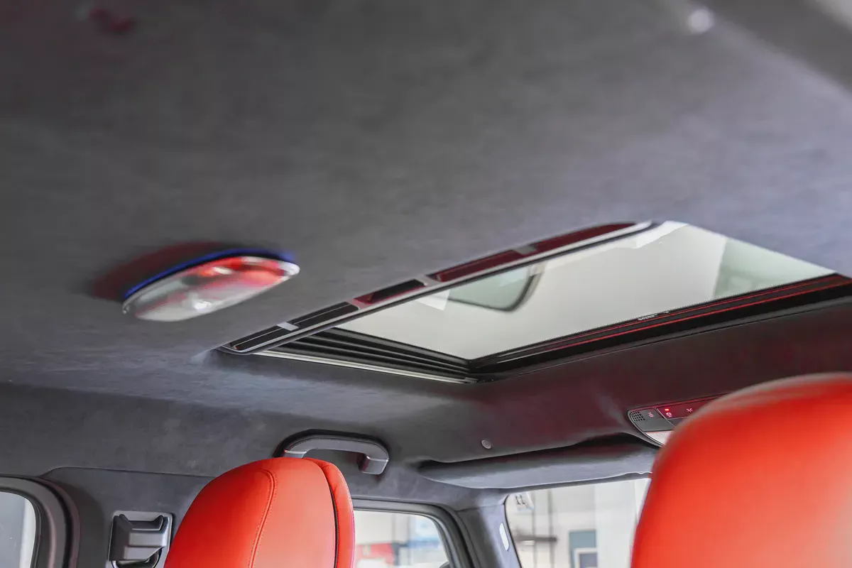 Mercedes-AMG G 63 | 2026 | White | Full Carbon | Performance Package | 4.0L V8 Twin-Turbo | 585 HP-14-14