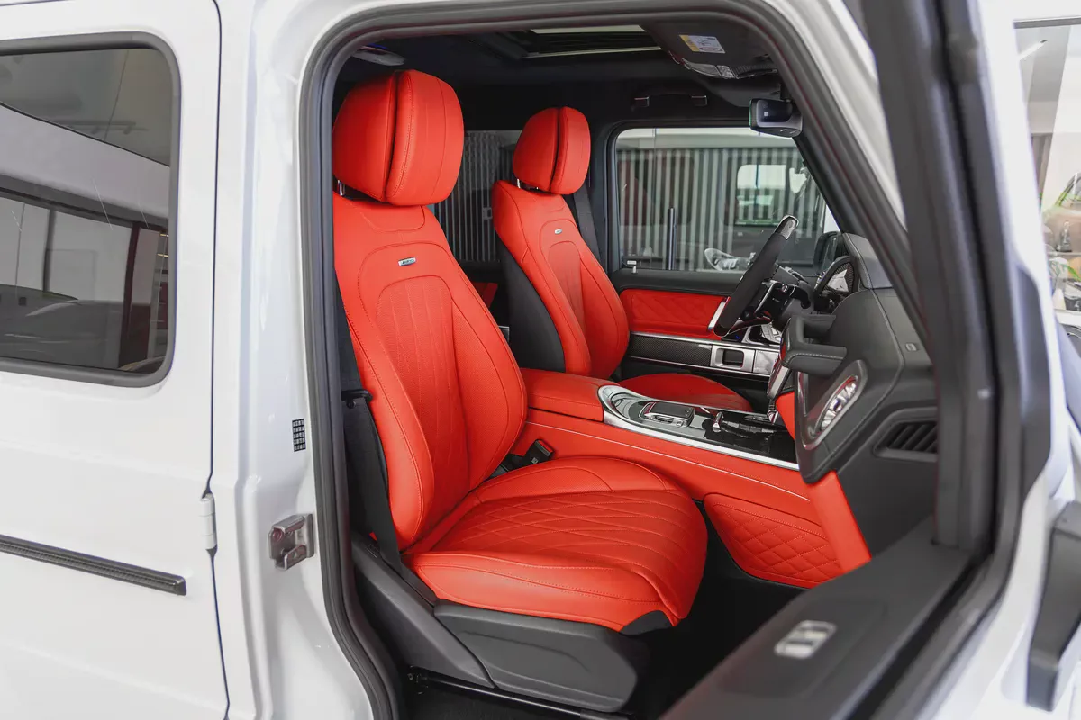 Mercedes-AMG G 63 | 2026 | White | Full Carbon | Performance Package | 4.0L V8 Twin-Turbo | 585 HP-15-15