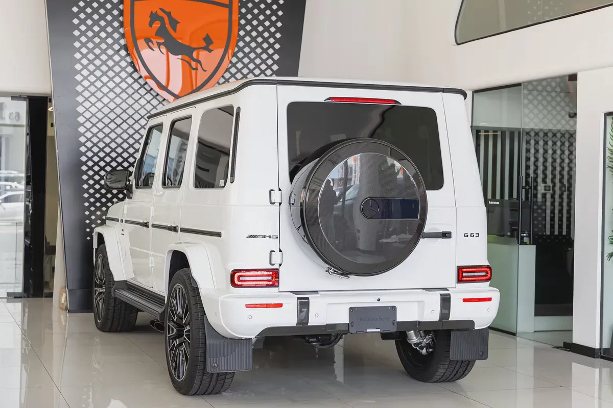 Mercedes-AMG G 63 | 2026 | White | Full Carbon | Performance Package | 4.0L V8 Twin-Turbo | 585 HP-5-5