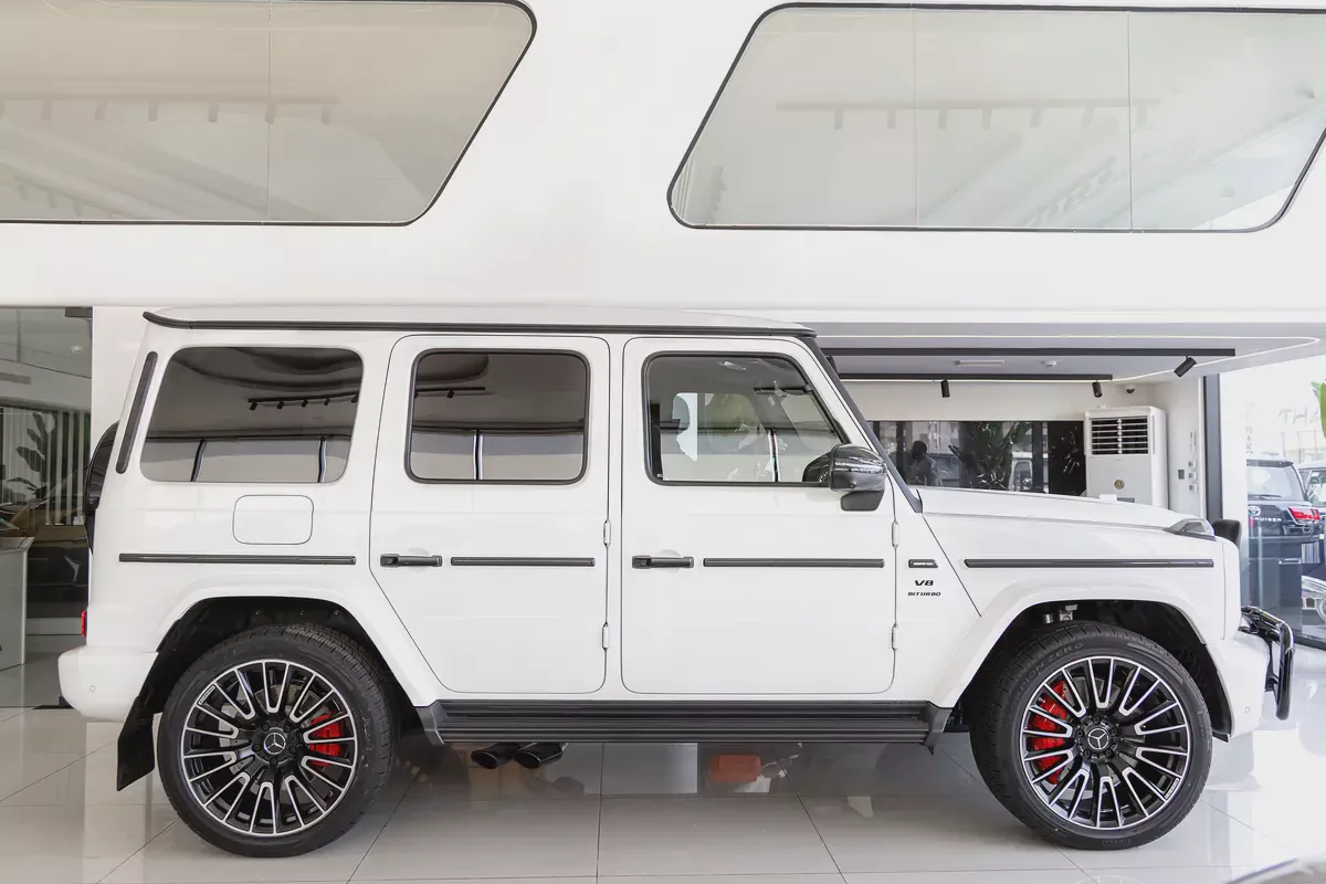 Mercedes-AMG G 63 | 2026 | White | Full Carbon | Performance Package | 4.0L V8 Twin-Turbo | 585 HP-6-6