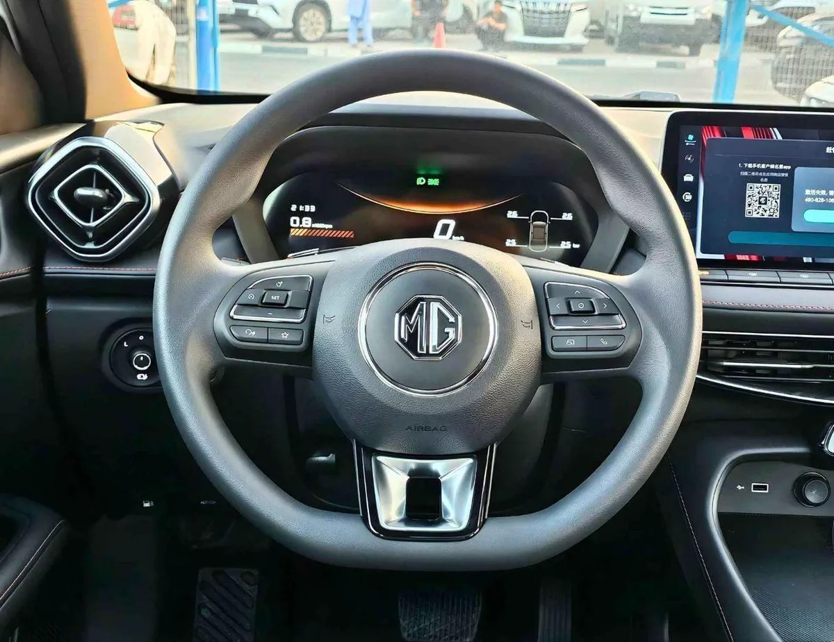 MG 5 180DVVT LUXURY / 1.5L PETROL / SUNROOF / LEATHER SEATS / FRONT & REAR CAMERA (CODE#MG5GF) READY STOC-11-0