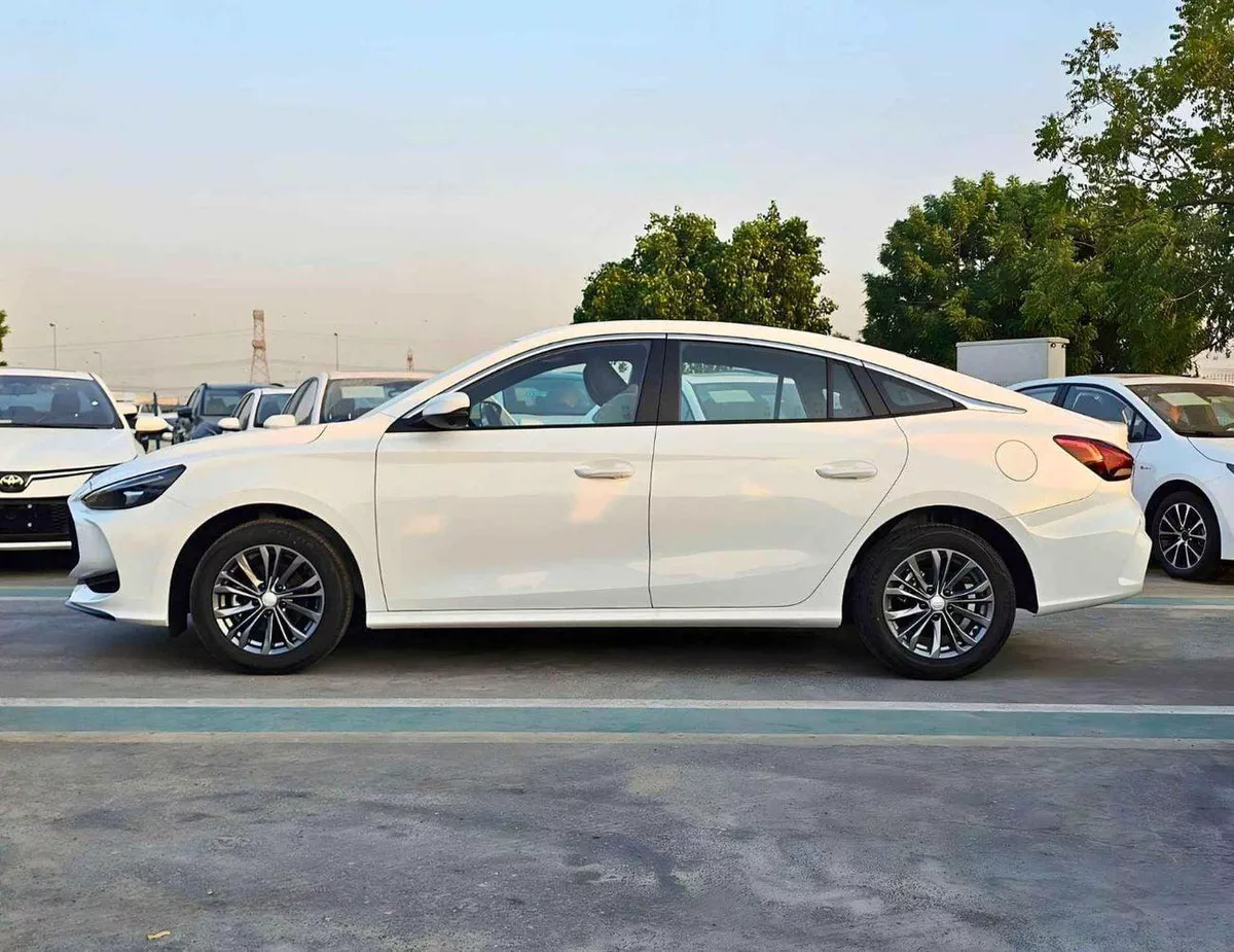 MG 5 180DVVT LUXURY / 1.5L PETROL / SUNROOF / LEATHER SEATS / FRONT & REAR CAMERA (CODE#MG5GF) READY STOC-3-0