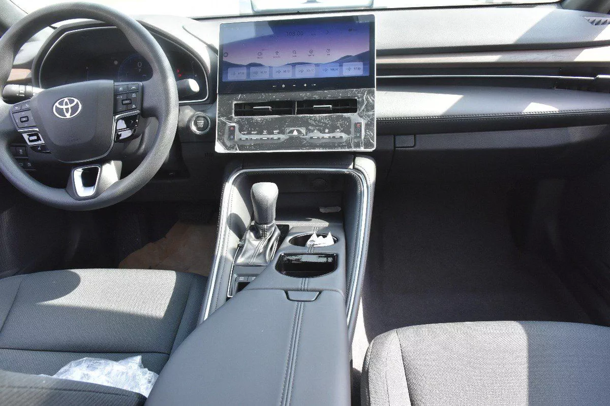 TOYOTA AVALON 2025 | WHITE-2-2