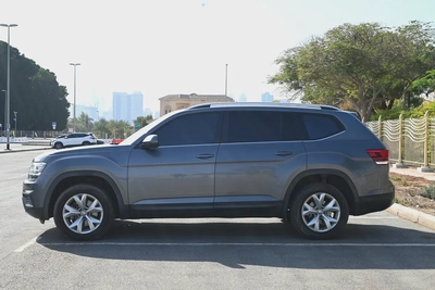 0% DP - GCC SPECS - VOLKSWAGEN TERAMONT 3.6L 4WD - FIRST OWNER-4