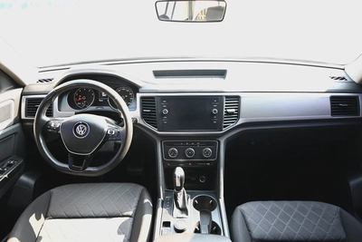 0% DP - GCC SPECS - VOLKSWAGEN TERAMONT 3.6L 4WD - FIRST OWNER-8