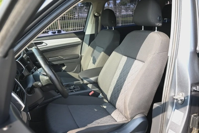 0% DP - GCC SPECS - VOLKSWAGEN TERAMONT 3.6L 4WD - FIRST OWNER-11