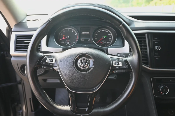 0% DP - GCC SPECS - VOLKSWAGEN TERAMONT 3.6L 4WD - FIRST OWNER