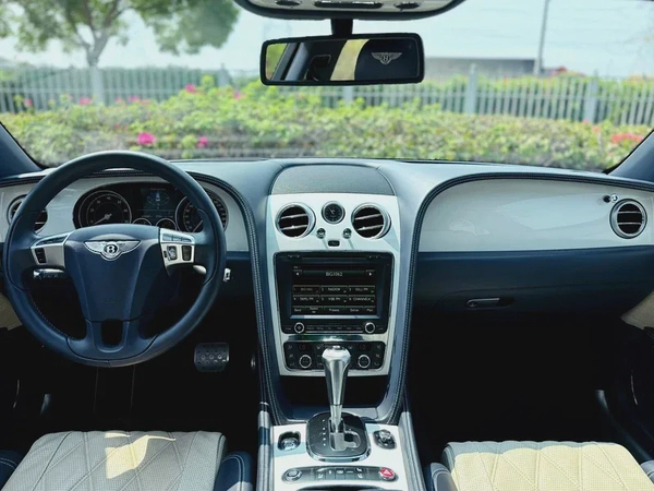 BENTLEY CONTINENTAL FLYING SPUR W12 ELEMENT EDITION | GCC SPECS | FULL-SERVICE HISTORY BY AGENCY