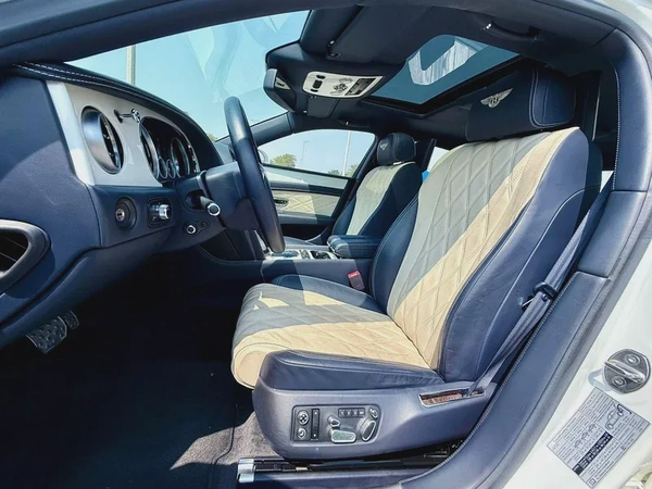 BENTLEY CONTINENTAL FLYING SPUR W12 ELEMENT EDITION | GCC SPECS | FULL-SERVICE HISTORY BY AGENCY