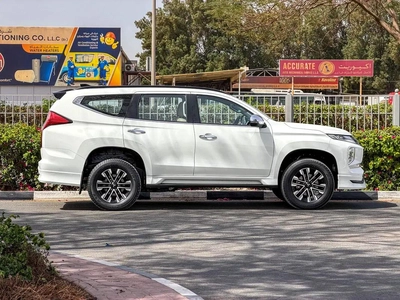 MITSUBISHI MONTERO SPORT 2023 GCC (81,844KM)-6
