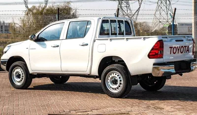Toyota Hilux GL HILUX 2.4L MT-9