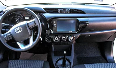 Toyota Hilux GL HILUX 2.4L MT-12