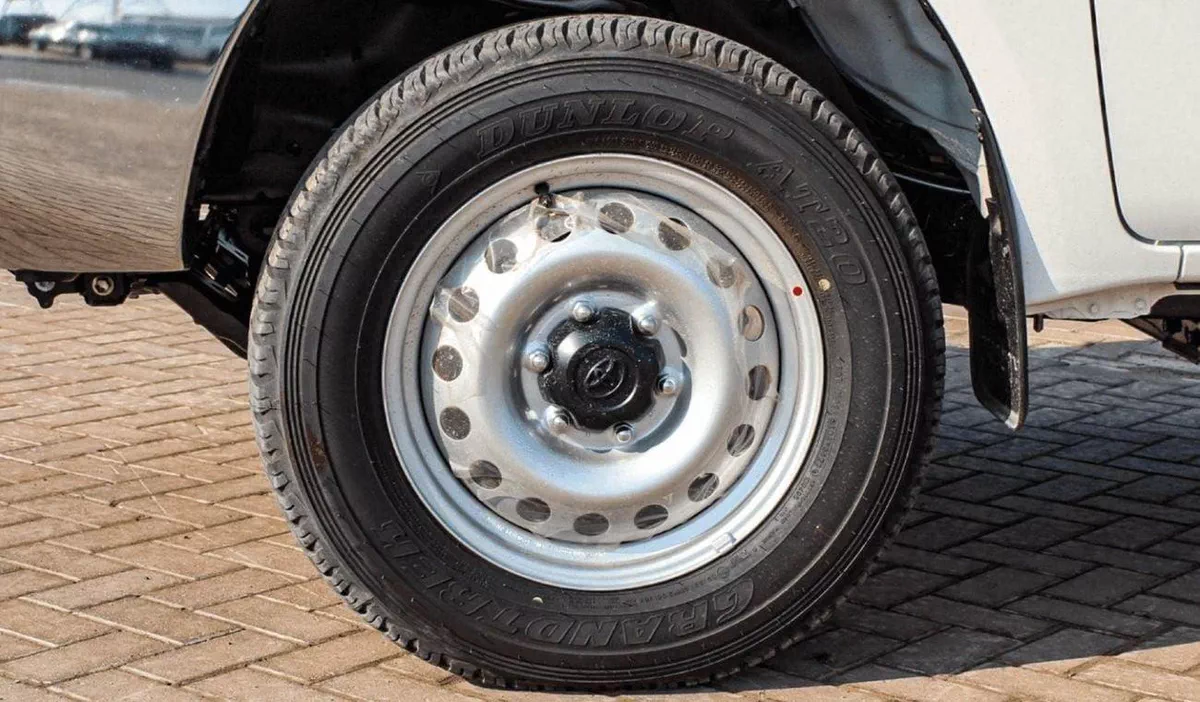 Toyota Hilux GL HILUX 2.4L MT-17-0