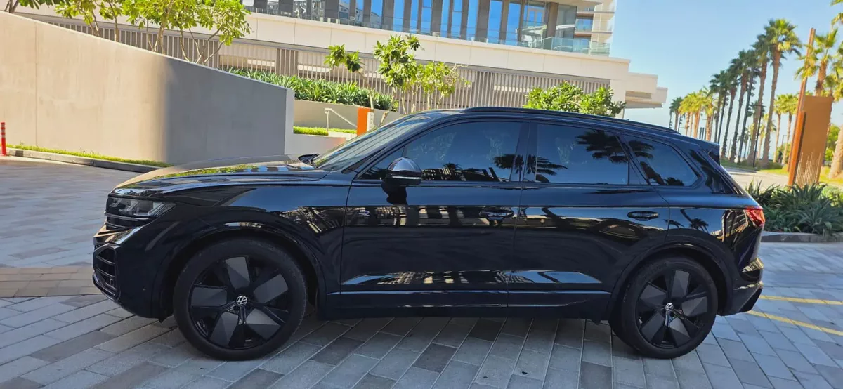 2025-Volkswagen Touareg R-line-Under Warranty and Service Contract-Bank Finance Available-2-2