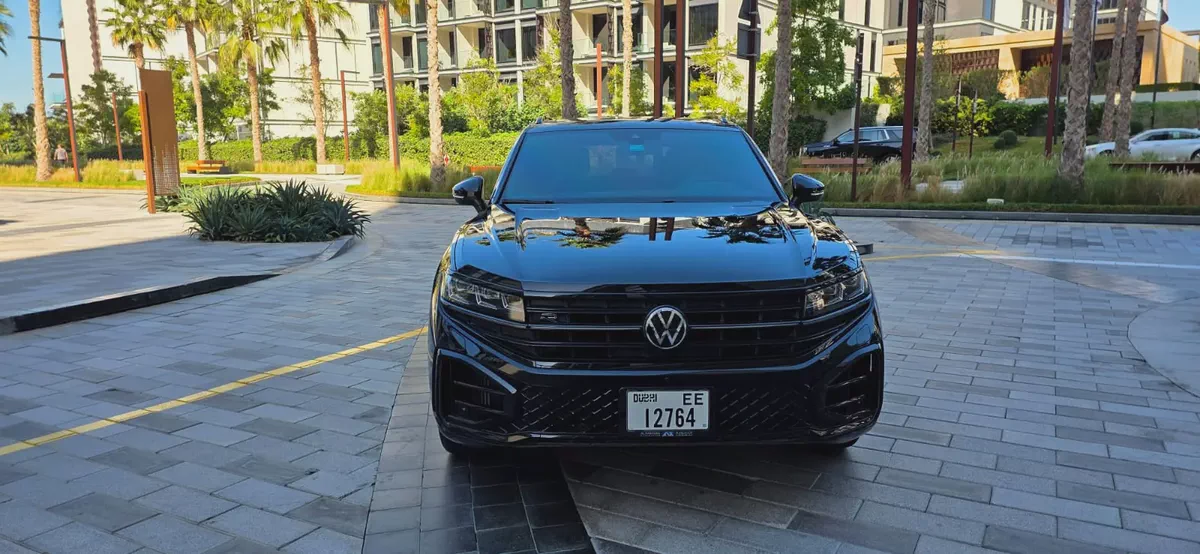 2025-Volkswagen Touareg R-line-Under Warranty and Service Contract-Bank Finance Available-3-3