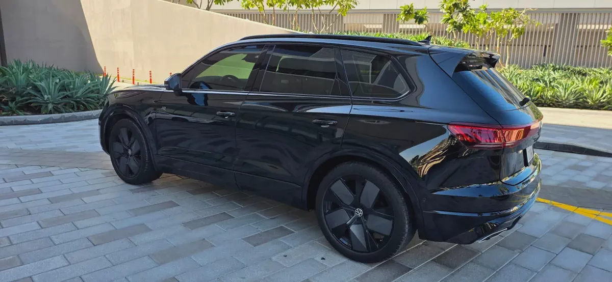 2025-Volkswagen Touareg R-line-Under Warranty and Service Contract-Bank Finance Available-5-5