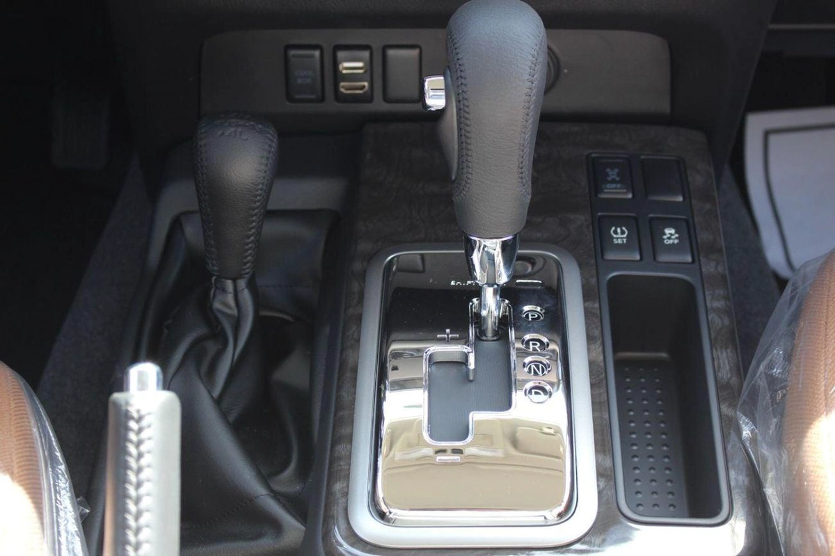 Nissan Patrol 2-Doors | Automatic | Brand New | Under Official Dealer Warranty | Full Option-9-9
