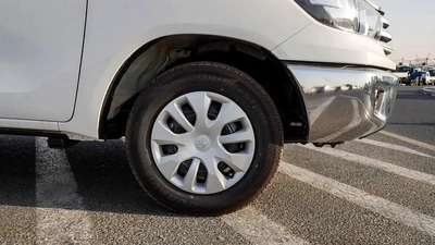 TOYOTA HILUX 4x2 - 2.7L PETROL MODEL 2025 - تويوتا هايلوكس 5 شنكل موديل 2025-3