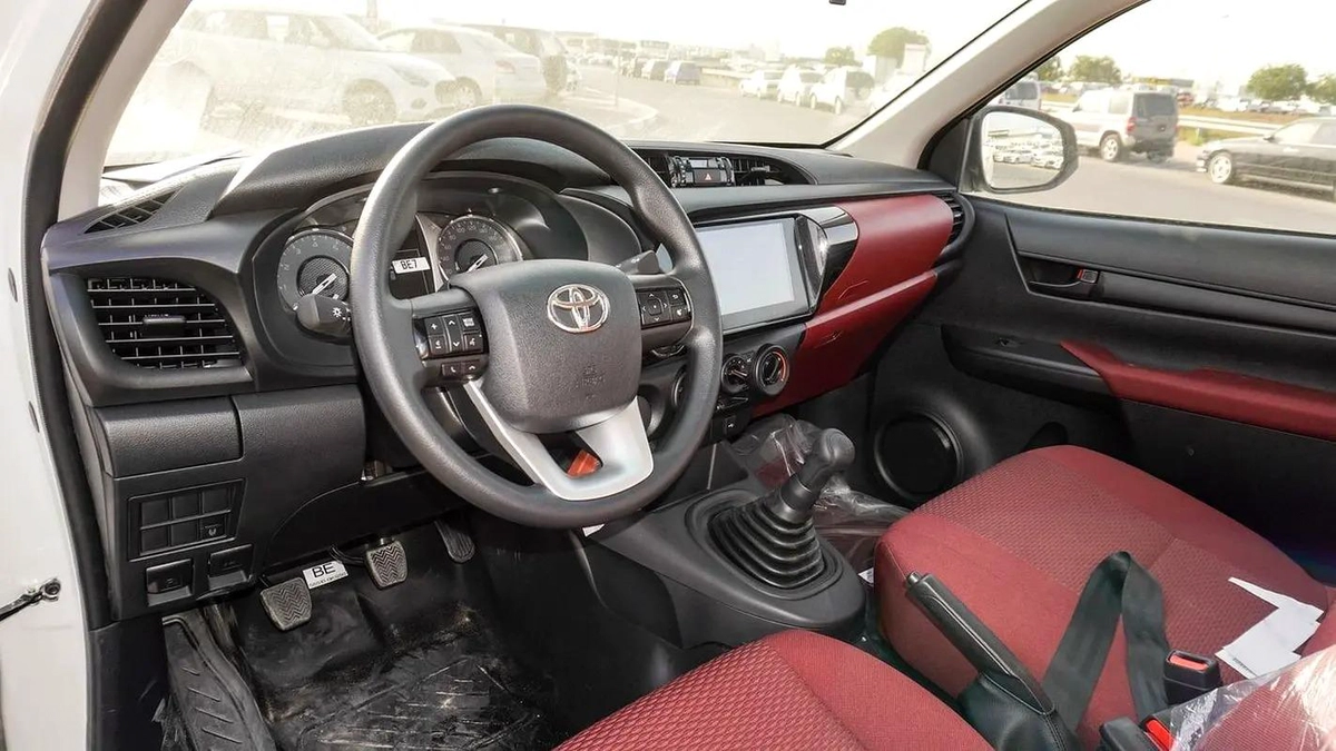 TOYOTA HILUX 4x2 - 2.7L PETROL MODEL 2025 - تويوتا هايلوكس 5 شنكل موديل 2025-14-14