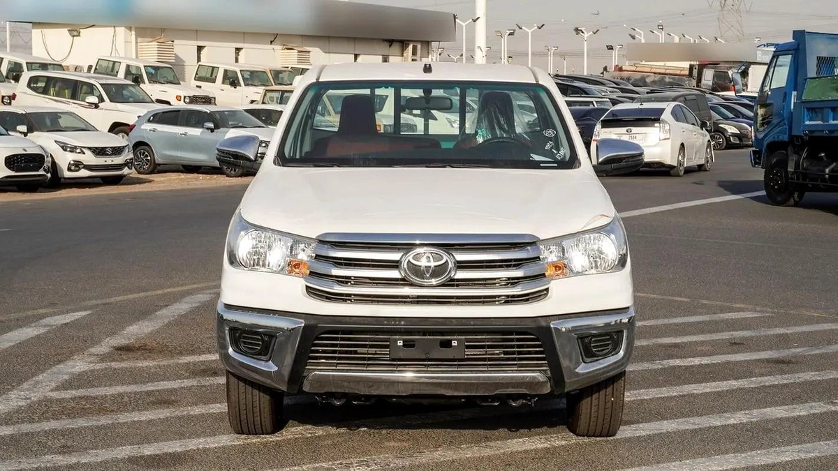 TOYOTA HILUX 4x2 - 2.7L PETROL MODEL 2025 - تويوتا هايلوكس 5 شنكل موديل 2025-11-11