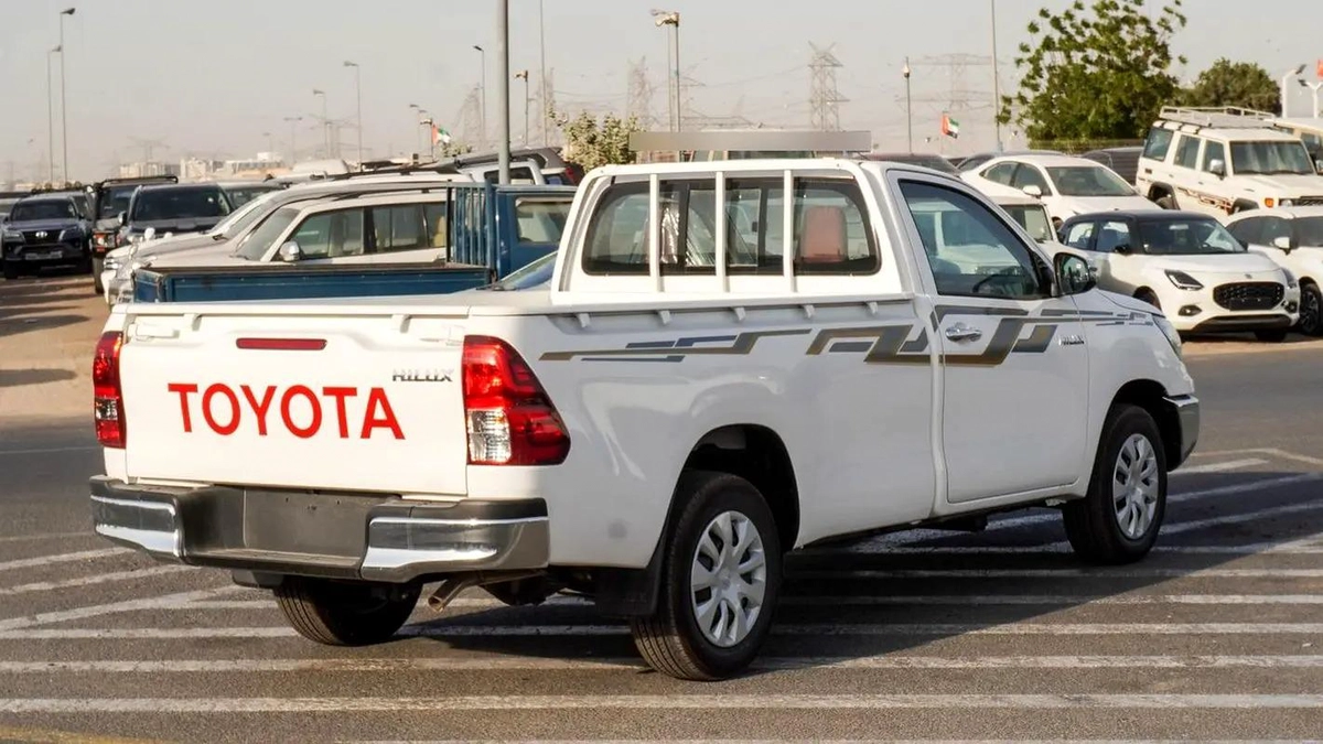 TOYOTA HILUX 4x2 - 2.7L PETROL MODEL 2025 - تويوتا هايلوكس 5 شنكل موديل 2025-13-13