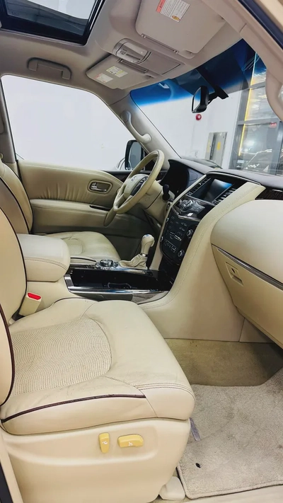 2012 nissan patrol LE 400hp 1st Owner Full Option-9
