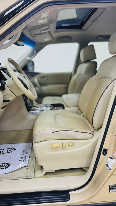2012 nissan patrol LE 400hp 1st Owner Full Option-8