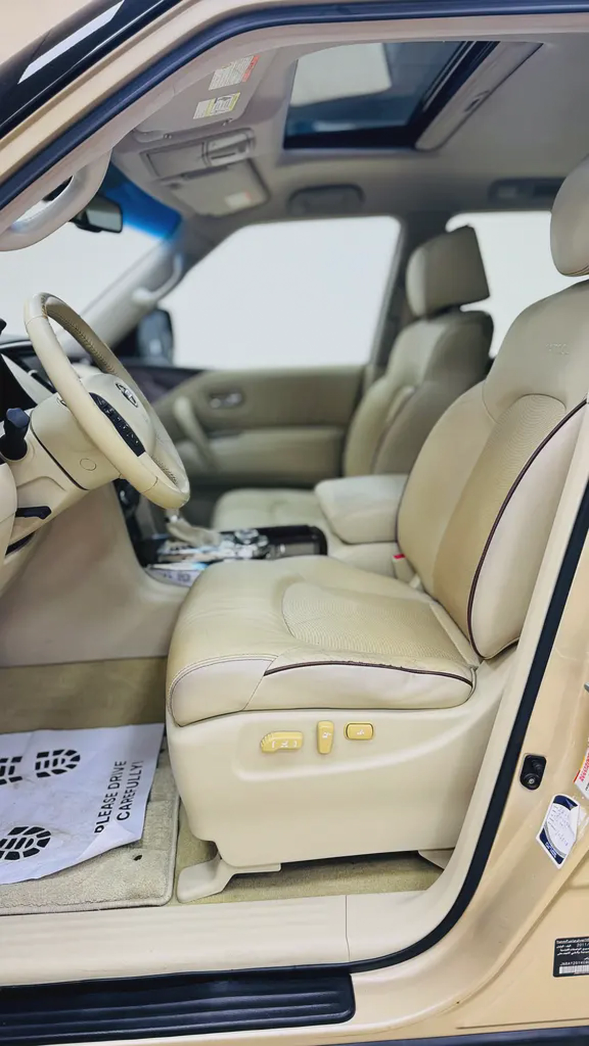 2012 nissan patrol LE 400hp 1st Owner Full Option-8-8