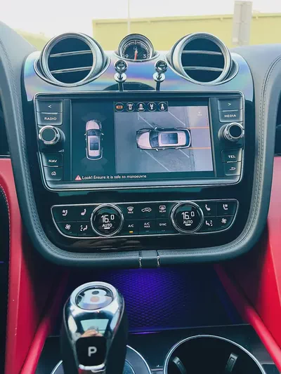 Bentley Bentayga Blackline Mulliner 2018 | GCC Specs | Pristine Condition-13