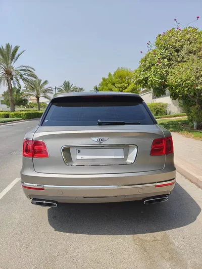 Bentley Bentayga Blackline Mulliner 2018 | GCC Specs | Pristine Condition-1