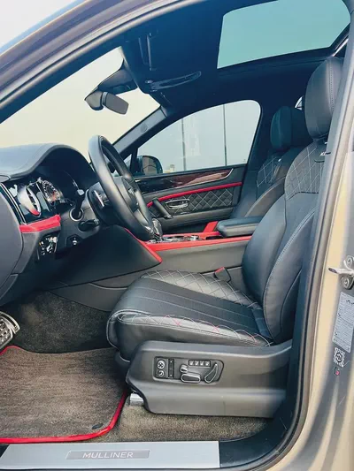 Bentley Bentayga Blackline Mulliner 2018 | GCC Specs | Pristine Condition-6