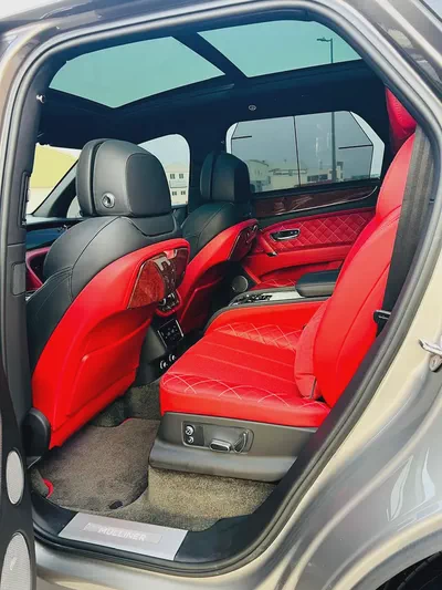Bentley Bentayga Blackline Mulliner 2018 | GCC Specs | Pristine Condition-8