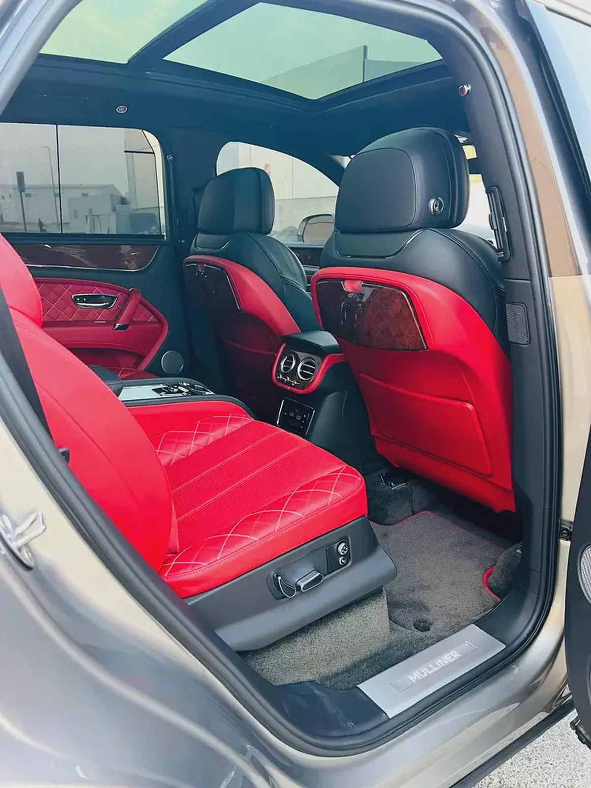 Bentley Bentayga Blackline Mulliner 2018 | GCC Specs | Pristine Condition-10-10