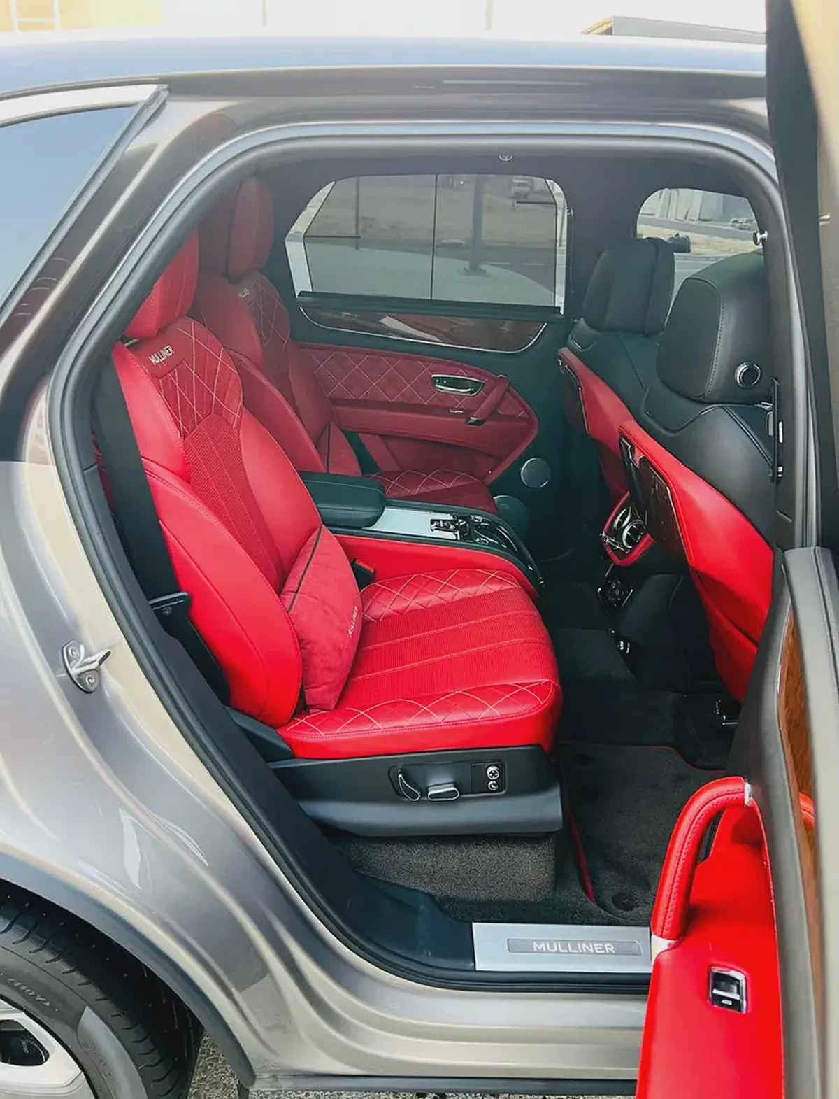 Bentley Bentayga Blackline Mulliner 2018 | GCC Specs | Pristine Condition-12-12